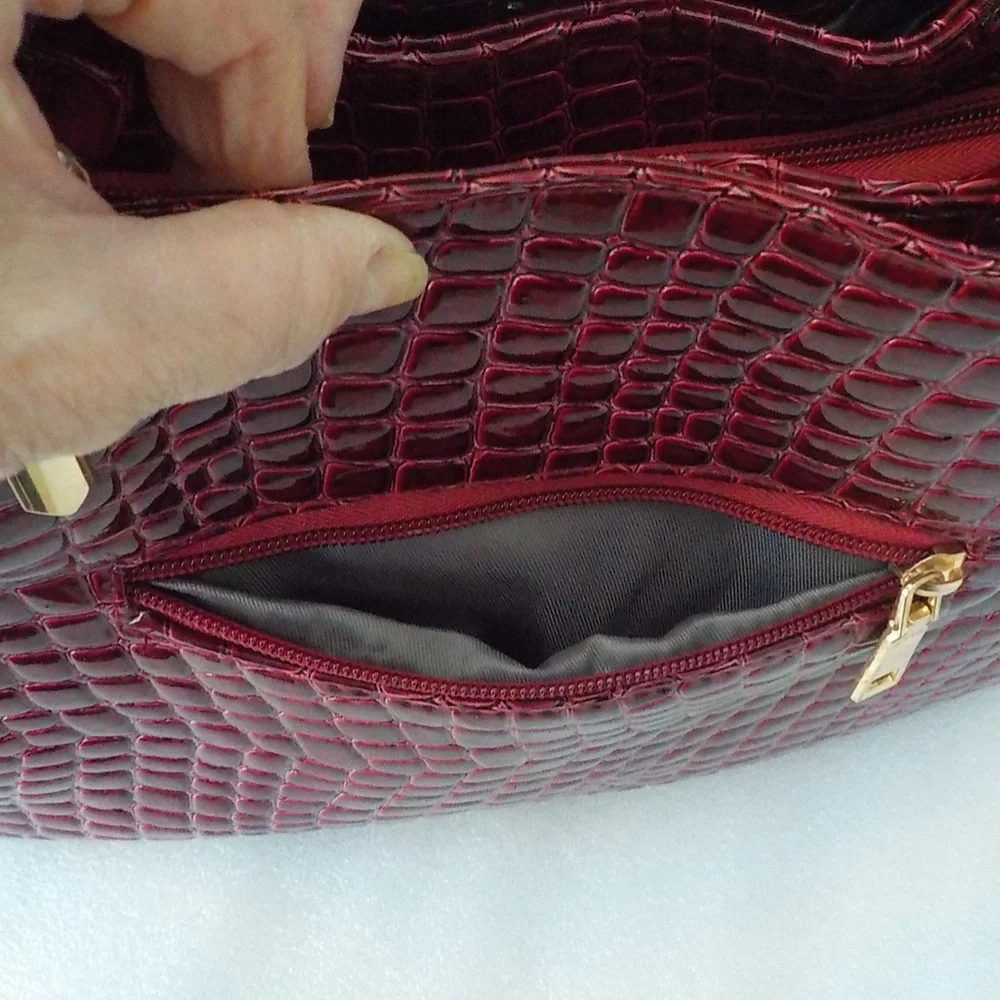 Red/Wine Pebble Texture 3 Section Shoulder Bag - Picture 11 of 11